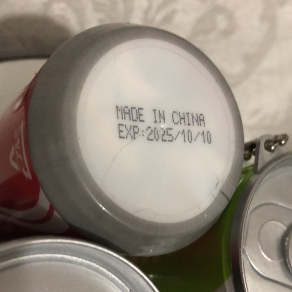 Mini Soda Can Wet Wipes Key Chain with Jingle Bell 3.25" x 1.25".  30 wipes. - Picture 5 of 7